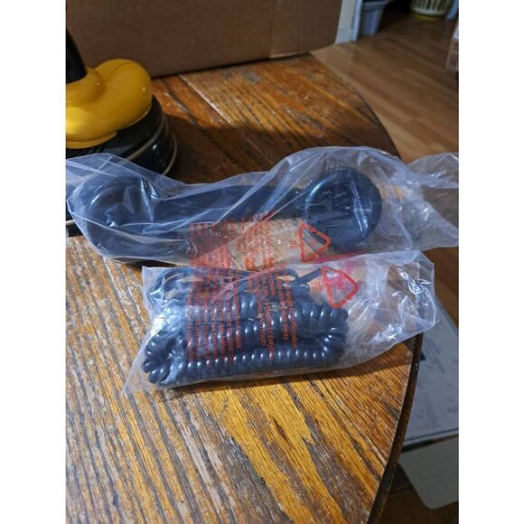 Vintage 2004 Disney 75th Anniversary Mickey Mouse Telephone 028395 - Picture 12 of 12